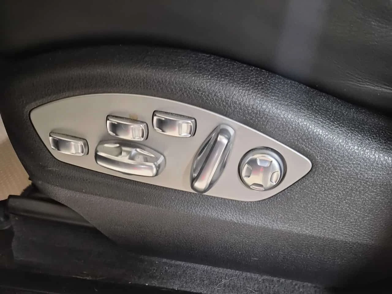 Porsche Macan * GTS * ДИСТРОНИК * ОБДУХВАНЕ * ПАНОРАМА * 360, снимка 13 - Автомобили и джипове - 54141136