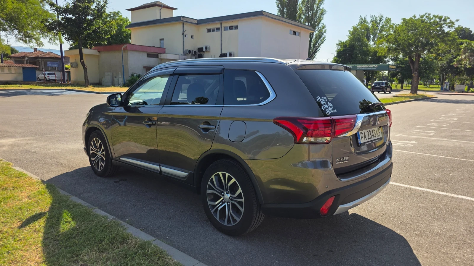 Mitsubishi Outlander 2.0, Европейска, от представит. Балкан Стар, 4х4 , снимка 6 - Автомобили и джипове - 55309595
