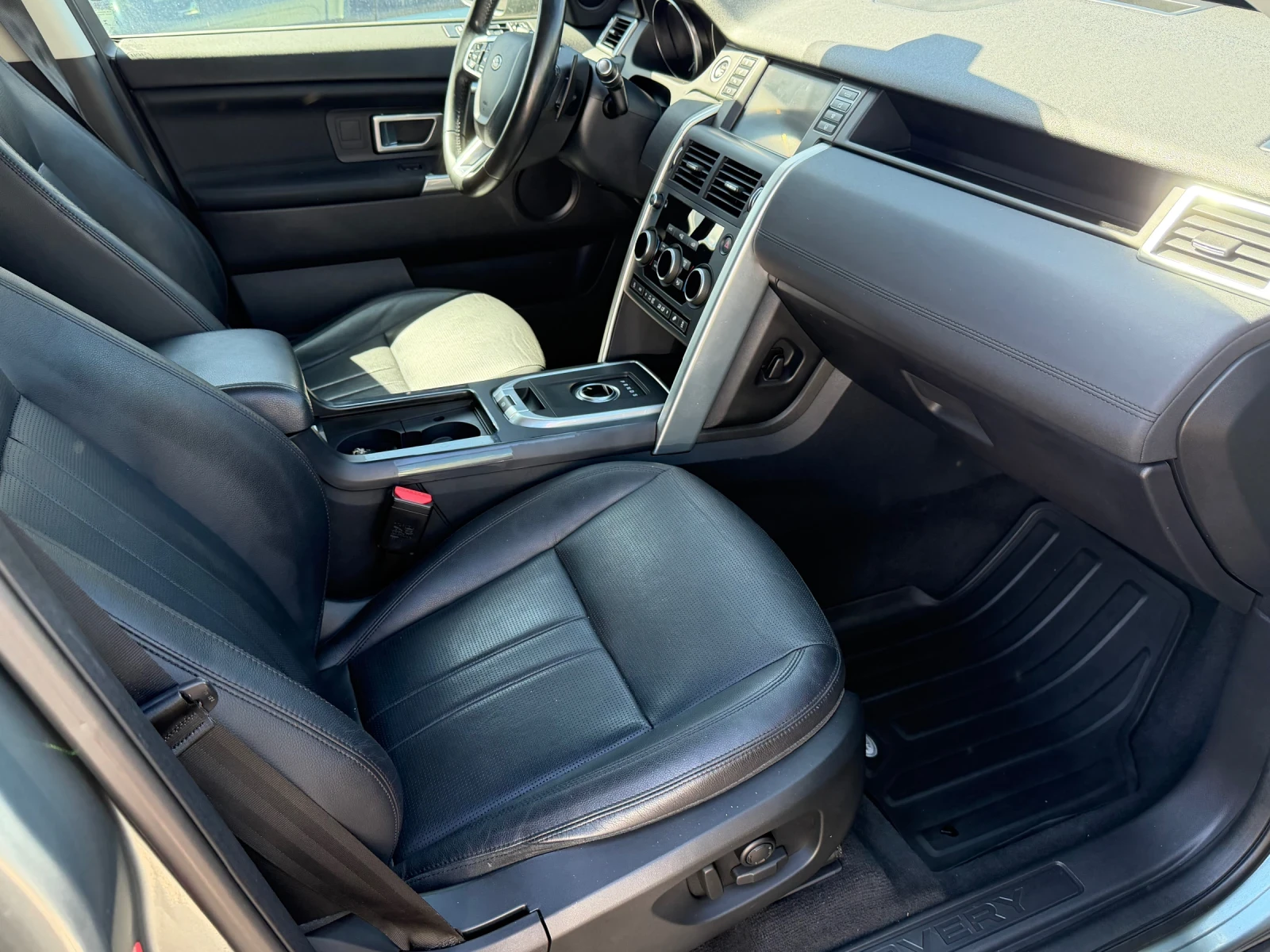 Land Rover Discovery Sport 2.0 TD4 HSE AWD LUXURY, снимка 9 - Автомобили и джипове - 55483134