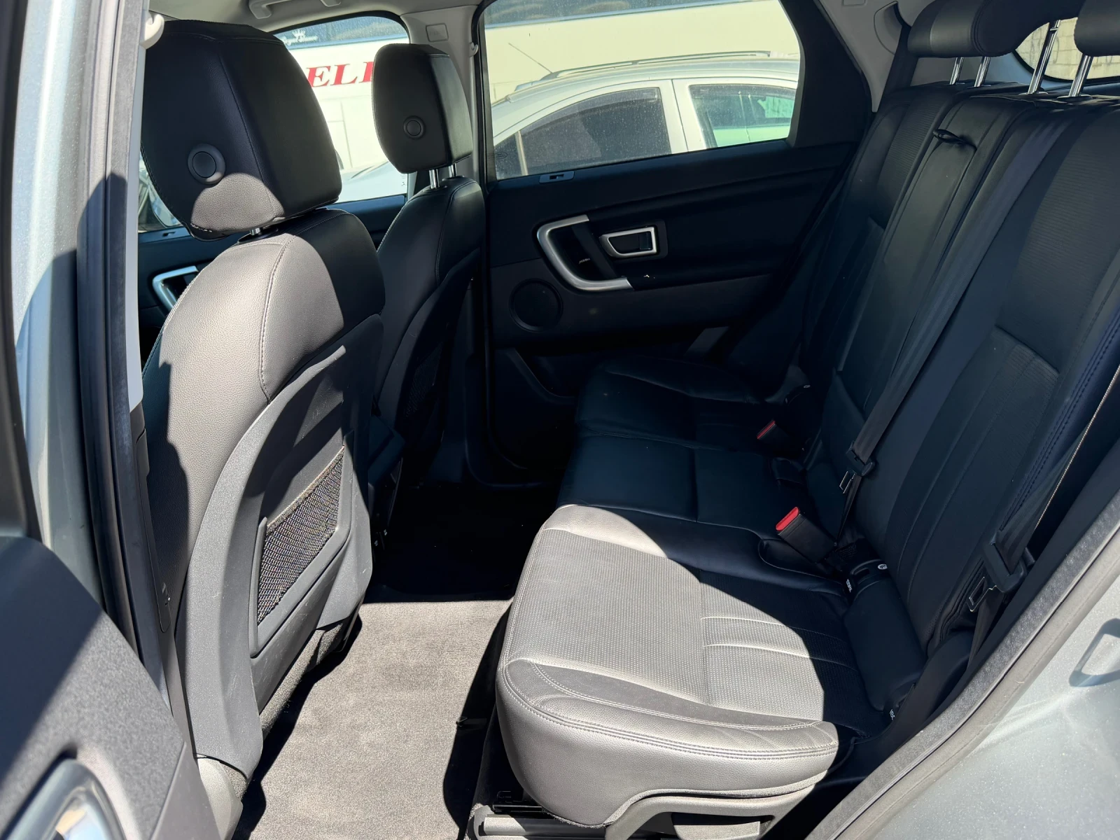 Land Rover Discovery Sport 2.0 TD4 HSE AWD LUXURY, снимка 12 - Автомобили и джипове - 55483134