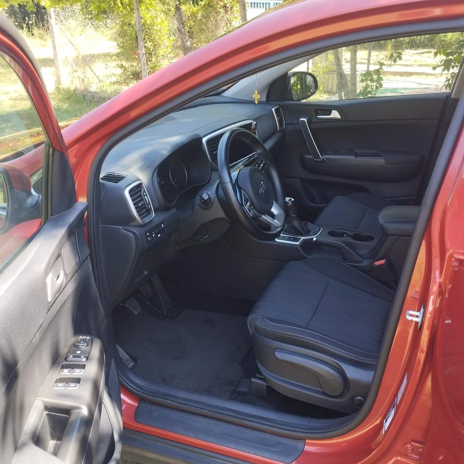 Kia Sportage, снимка 13 - Автомобили и джипове - 55616739