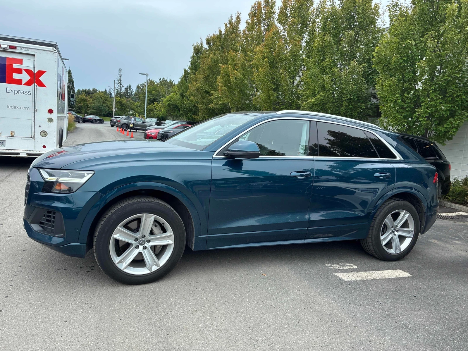 Audi Q8 * Progressiv * CARFAX * ОПЦИЯ ЗА ФИНАНСИРАНЕ, снимка 16 - Автомобили и джипове - 56012214