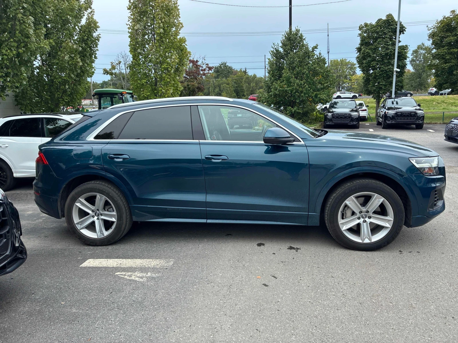 Audi Q8 * Progressiv * CARFAX * ОПЦИЯ ЗА ФИНАНСИРАНЕ, снимка 3 - Автомобили и джипове - 56012214