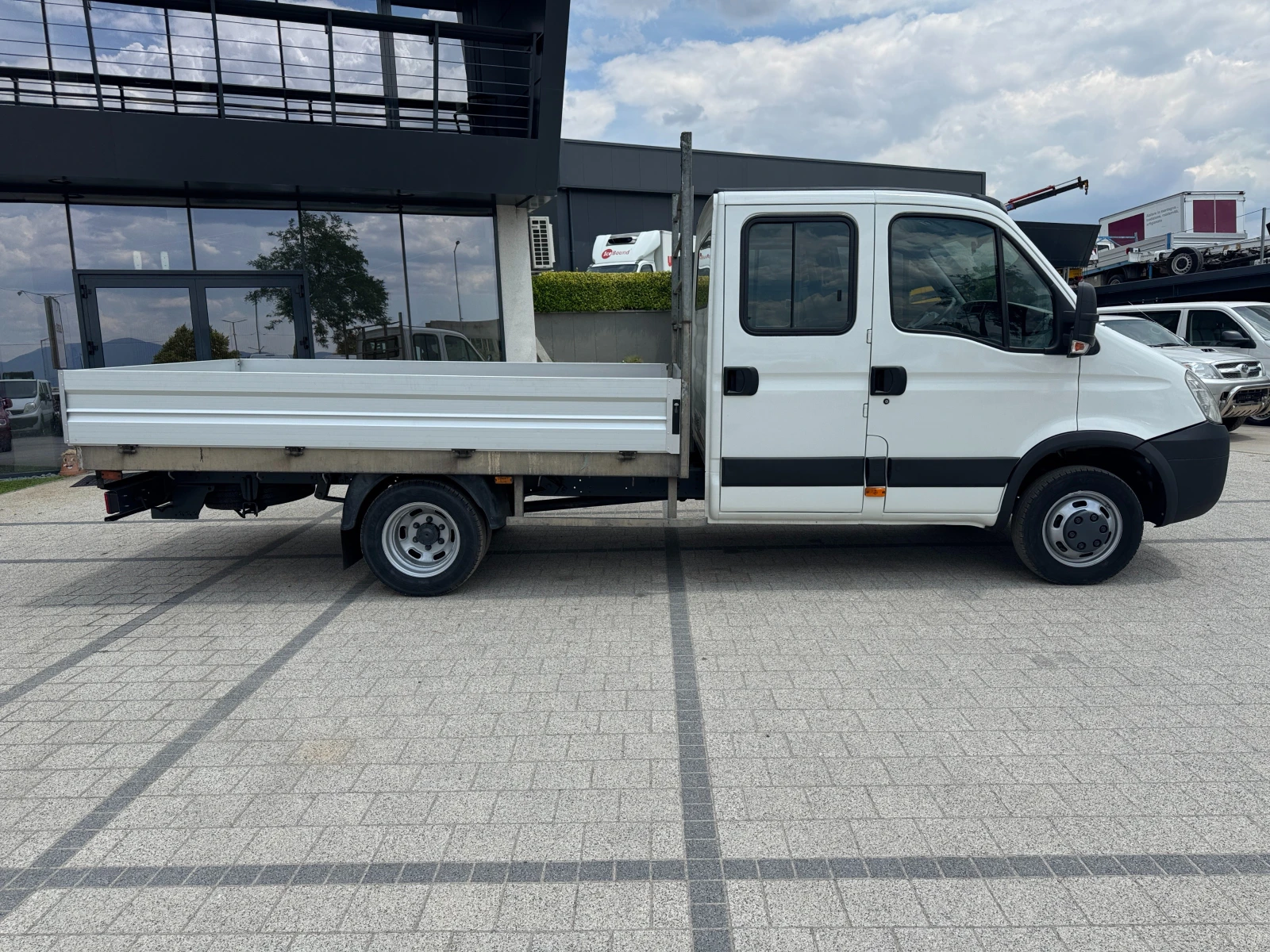 Iveco Daily 40C15 3.0HPI до 3.5т. 3.33м. Клима 7-местен  - изображение 7