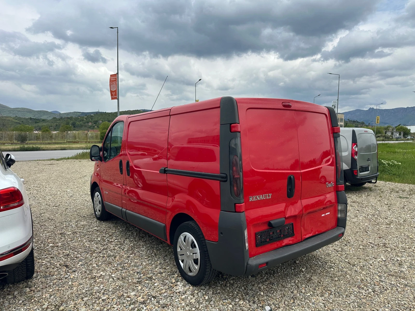 Renault Trafic 1.9DCI, снимка 4 - Бусове и автобуси - 54299912