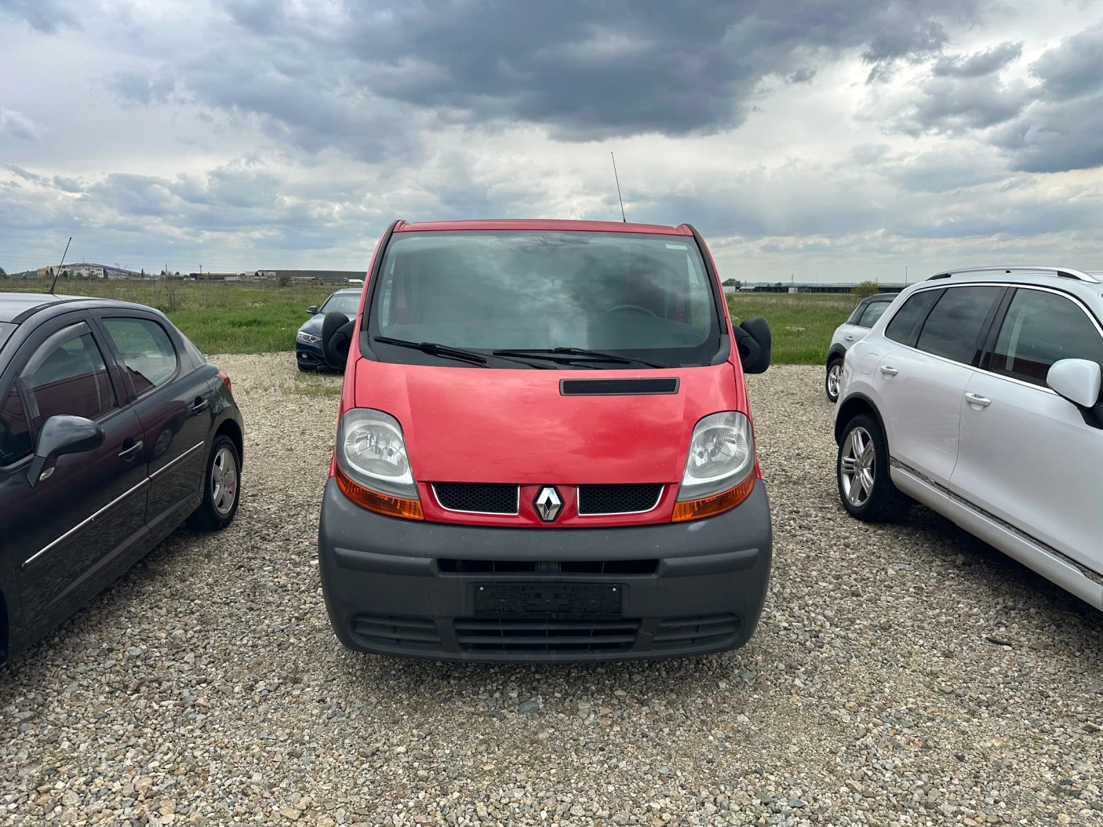 Renault Trafic 1.9DCI, снимка 2 - Бусове и автобуси - 54299912