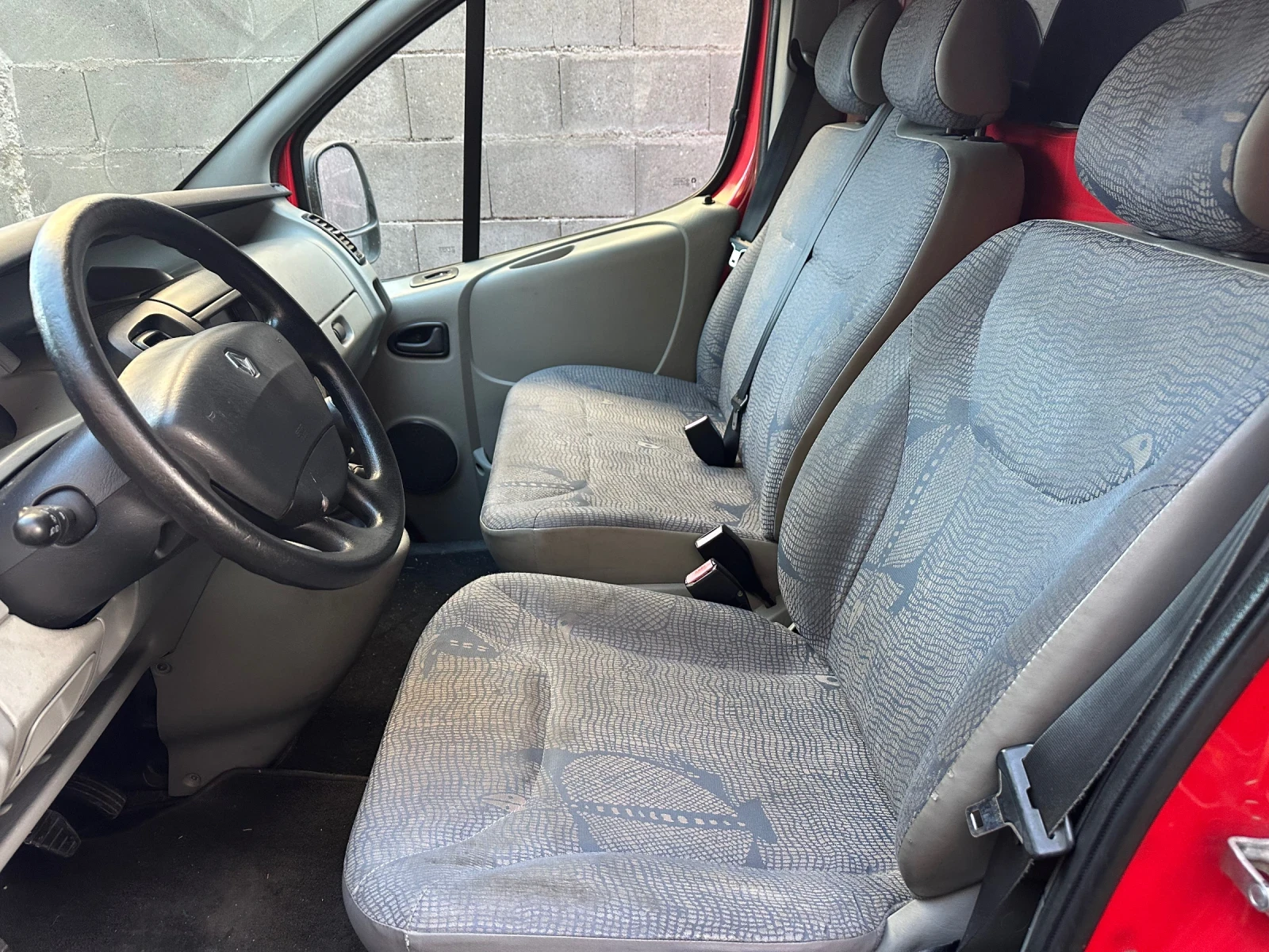 Renault Trafic 1.9DCI, снимка 7 - Бусове и автобуси - 54299912