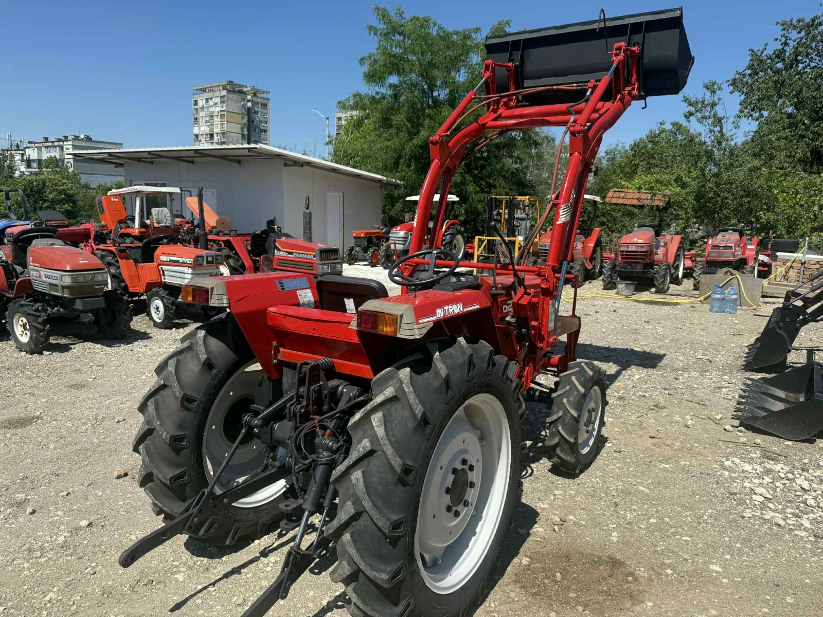 Трактор Shibaura D288 4x4 - изображение 3