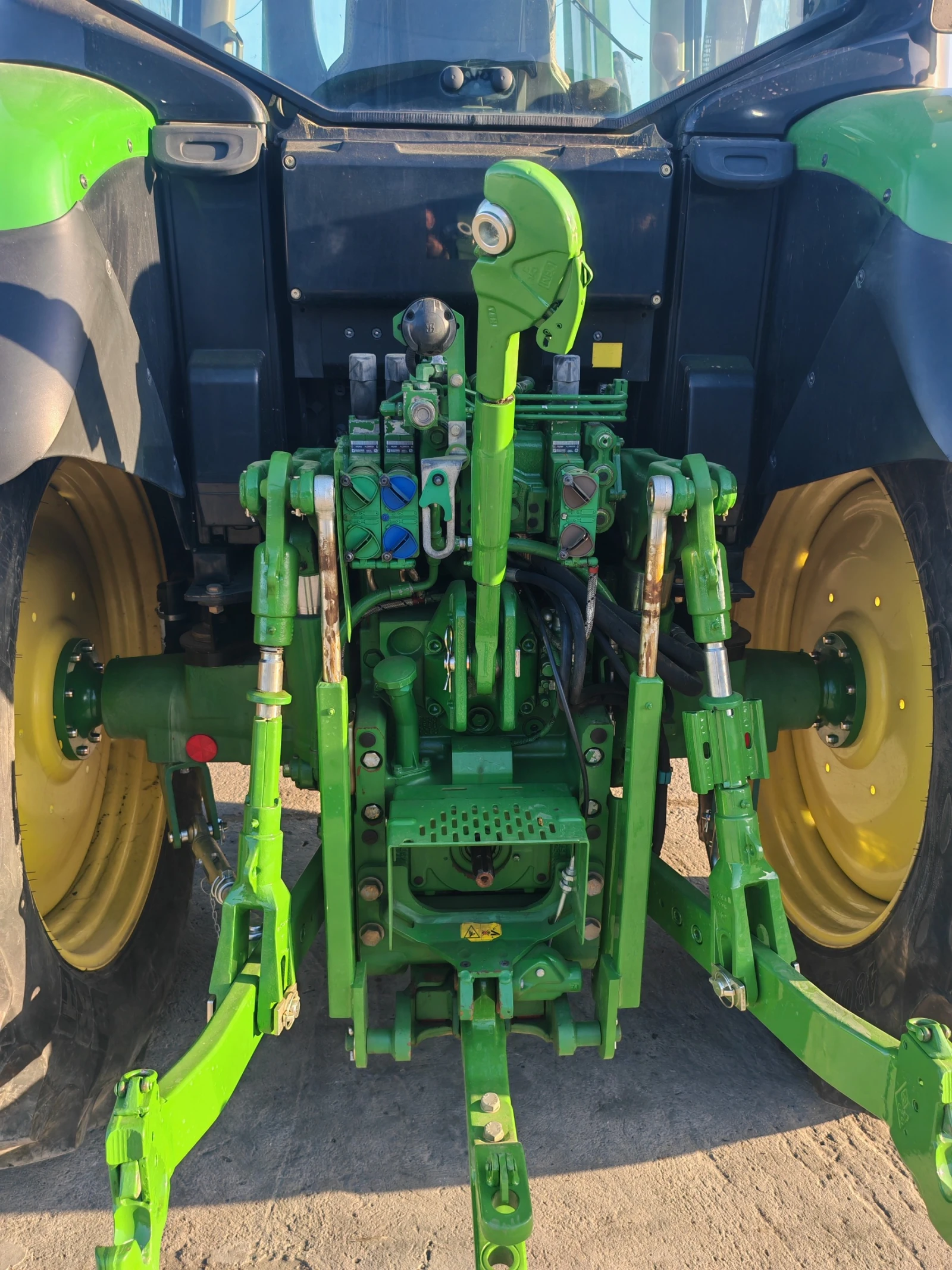 Трактор John Deere 6125M лизинг с първоначална вноска 20 %, снимка 8 - Селскостопанска техника - 53832913