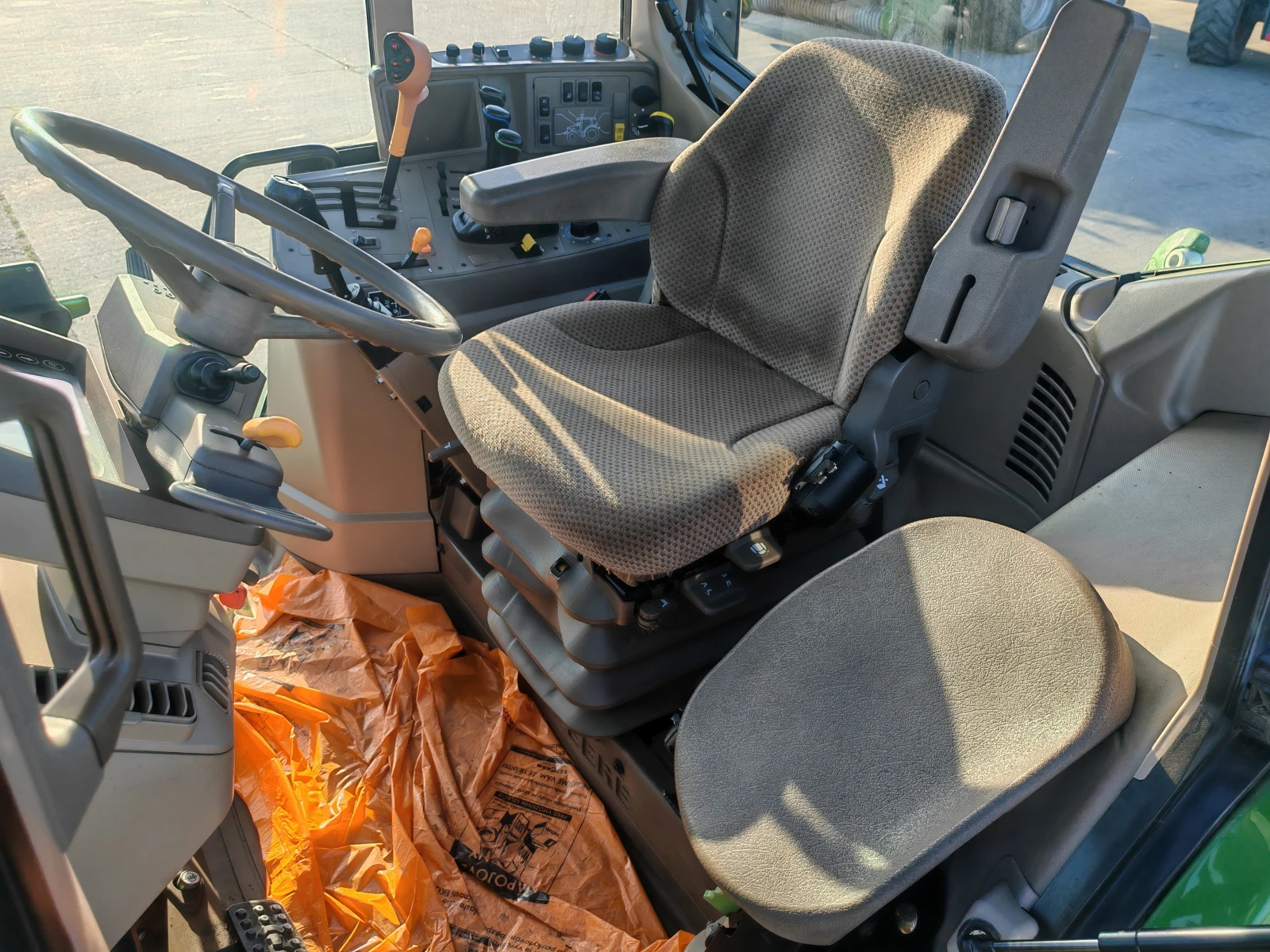 Трактор John Deere 6125M лизинг с първоначална вноска 20 %, снимка 17 - Селскостопанска техника - 53832913