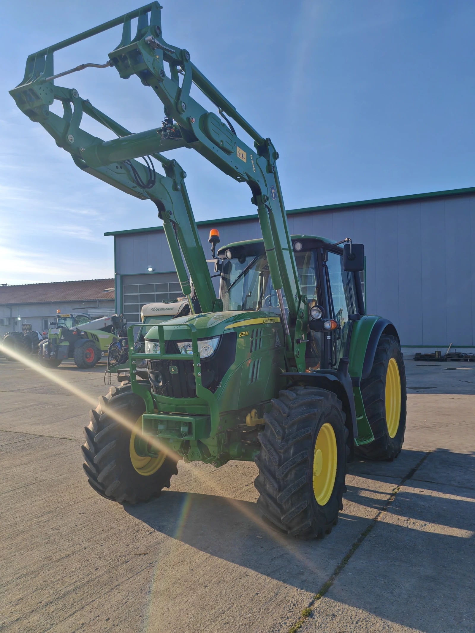 Трактор John Deere 6125M лизинг с първоначална вноска 20 %, снимка 3 - Селскостопанска техника - 53832913