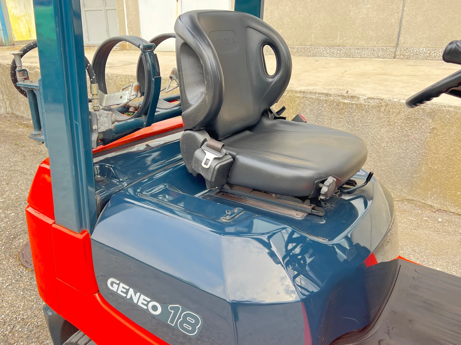  Toyota 1.8  / - /   /  | Mobile.bg   13