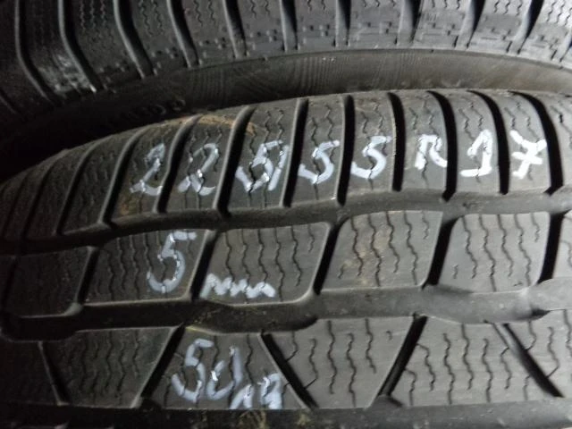 Гуми Зимни 225/55R17, снимка 1 - Гуми и джанти - 16595921