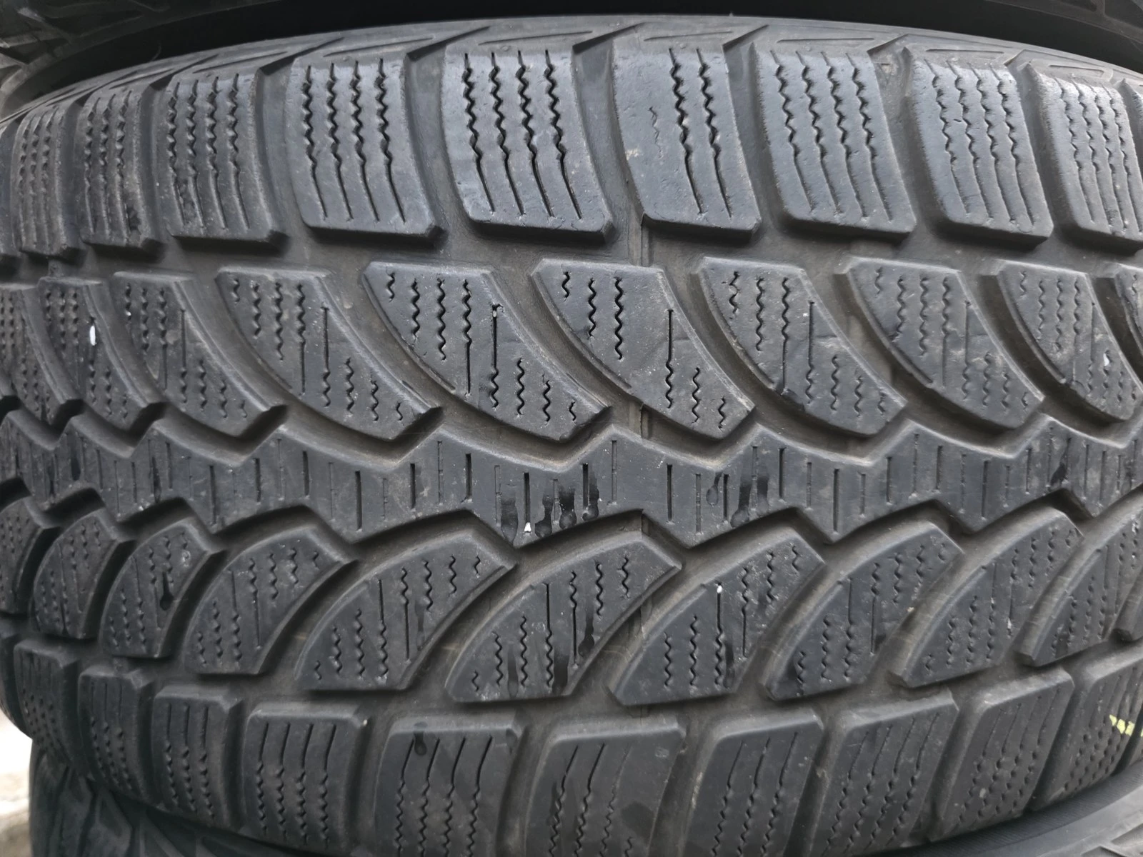 Гуми Зимни 225/50R17