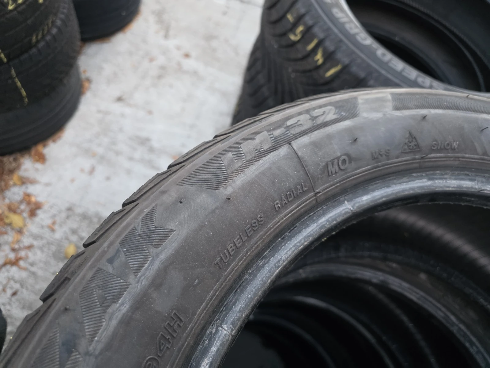 Гуми Зимни 225/50R17, снимка 9 - Гуми и джанти - 56663248
