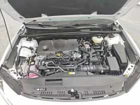 Toyota Camry SE 2WD Hybryd, снимка 11