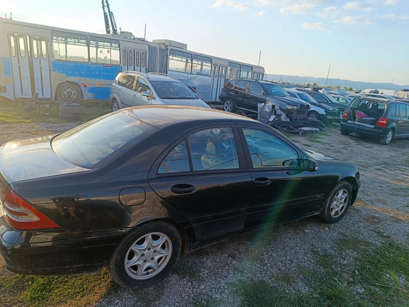 Mercedes-Benz C 200, снимка 5 - Автомобили и джипове - 47726359