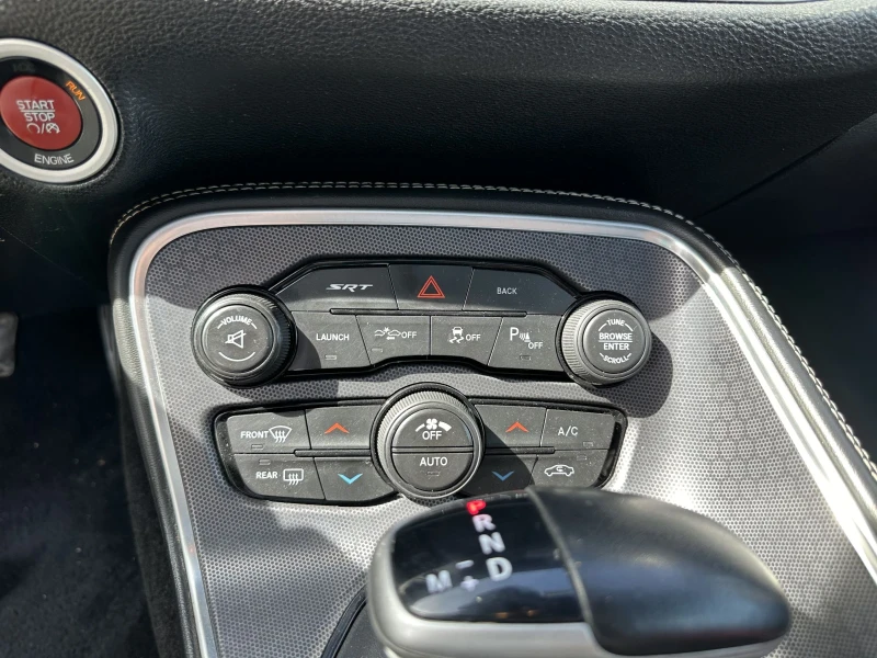 Dodge Challenger SRT 392 , снимка 9 - Автомобили и джипове - 50238969