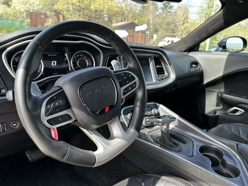 Dodge Challenger SRT 392 , снимка 11 - Автомобили и джипове - 50238969