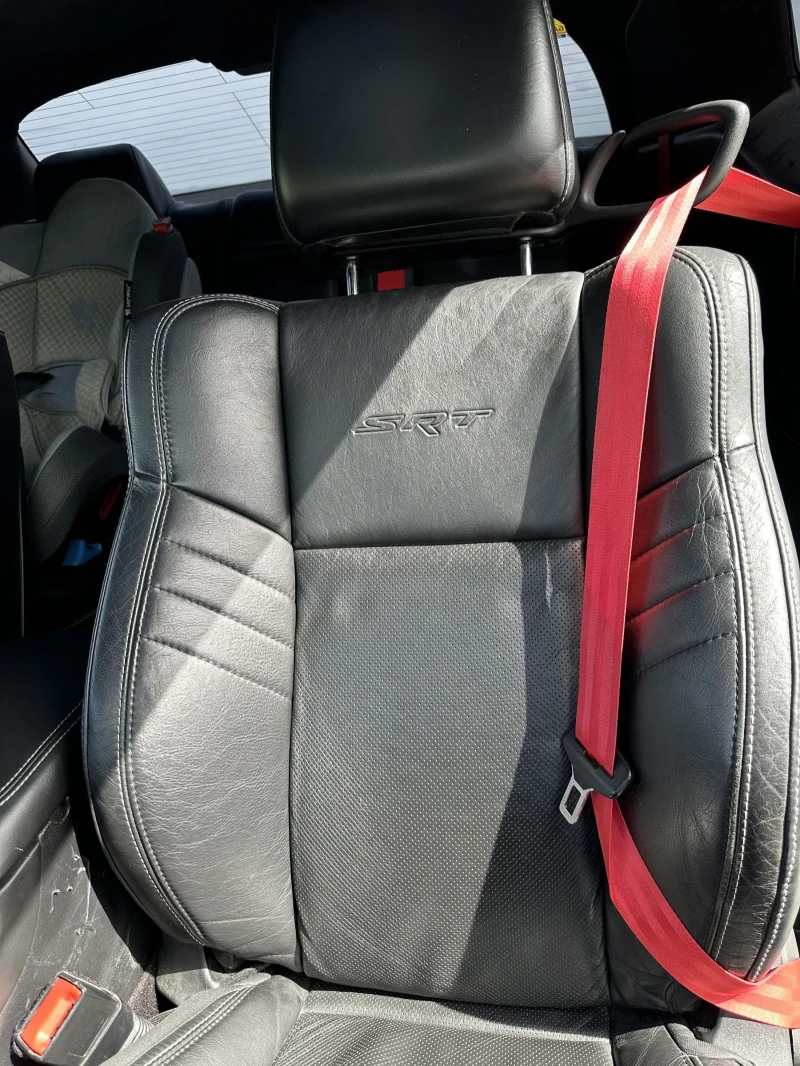 Dodge Challenger SRT 392 , снимка 12 - Автомобили и джипове - 50238969