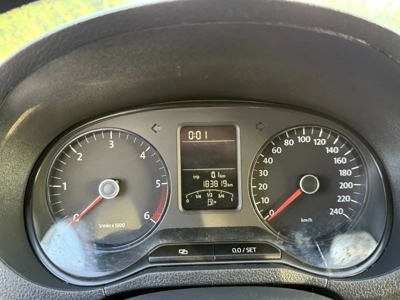 VW Polo 1.6TDI, снимка 13 - Автомобили и джипове - 52489411
