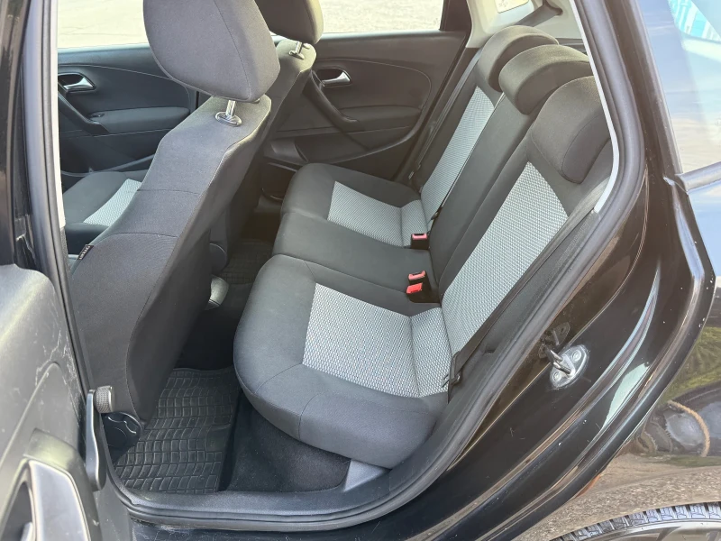 VW Polo 1.6TDI, снимка 8 - Автомобили и джипове - 52489411