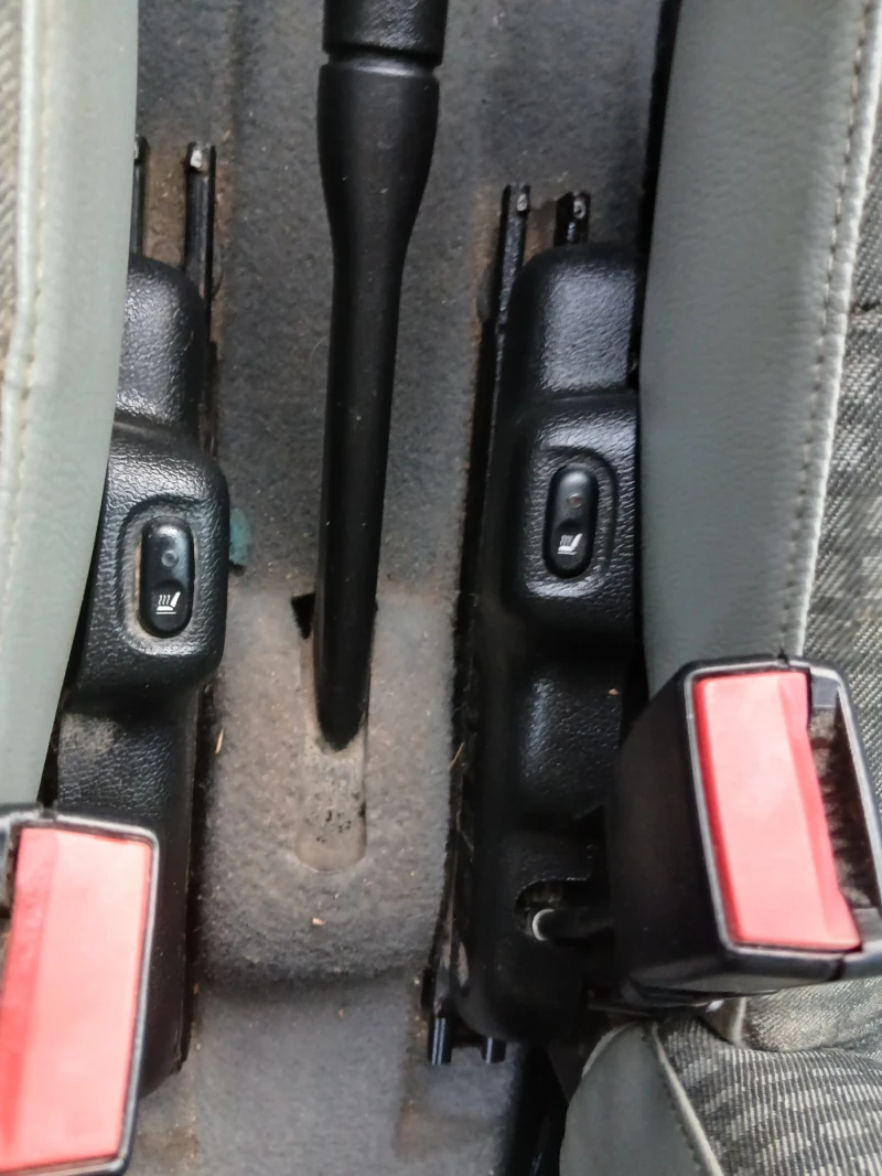 Renault Kangoo 1.6 БЕНЗИН 4Х4, снимка 9 - Автомобили и джипове - 52805417