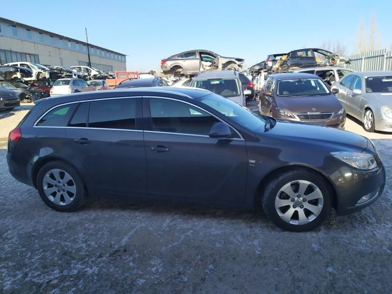 Opel Insignia 2.0 дизел, снимка 3 - Автомобили и джипове - 35327564