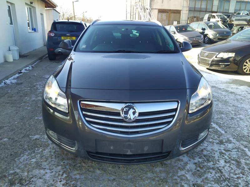 Opel Insignia 2.0 дизел, снимка 1 - Автомобили и джипове - 35327564