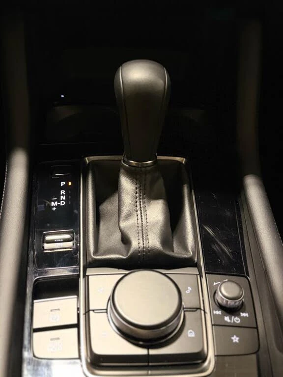 Mazda 3 GT* FWD* АвтоКредит* (ЦЕНА ДО БГ), снимка 13 - Автомобили и джипове - 53572218