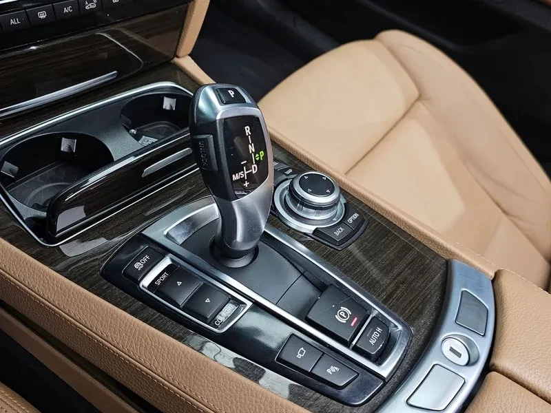 BMW 730, снимка 9 - Автомобили и джипове - 54600939