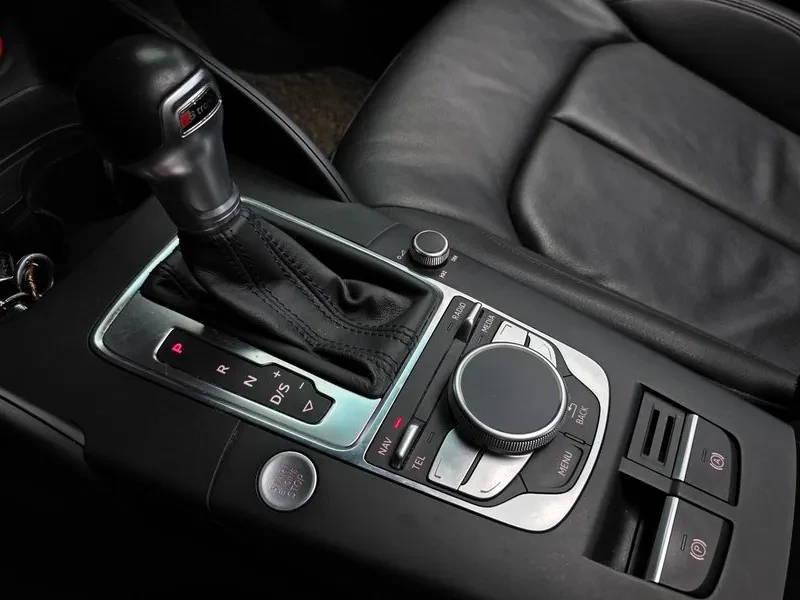 Audi A3 1.6 TDI, снимка 17 - Автомобили и джипове - 54971501