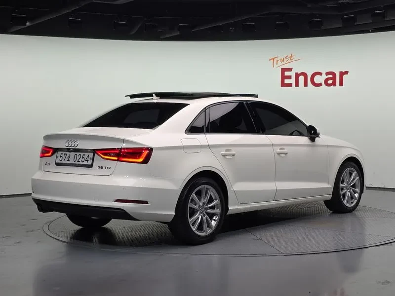 Audi A3 1.6 TDI, снимка 3 - Автомобили и джипове - 54971501