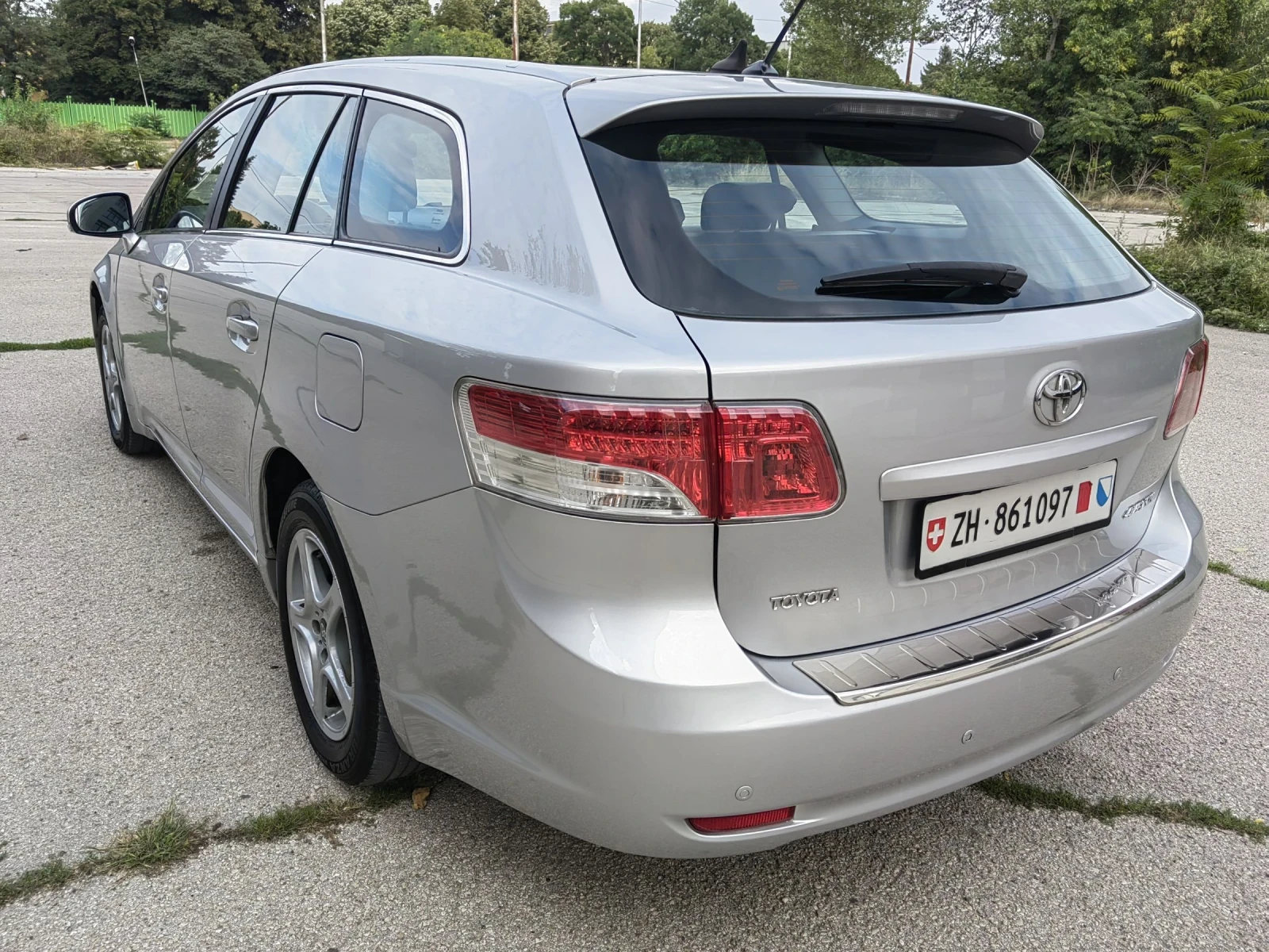 Toyota Avensis 1.8i AUTOMATIC - изображение 3