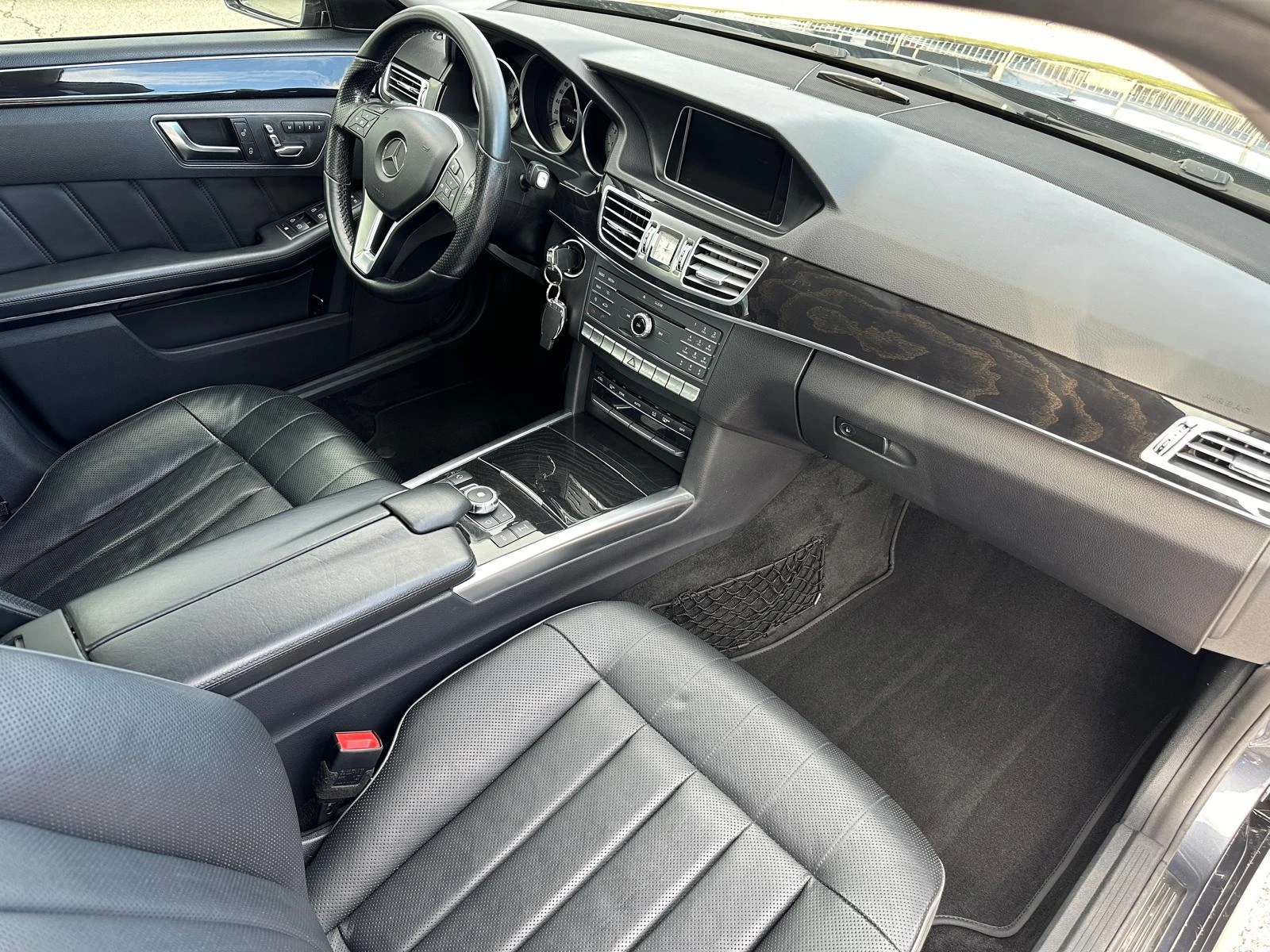 Mercedes-Benz E 400 Е400 4 MATIK, снимка 13 - Автомобили и джипове - 50717777