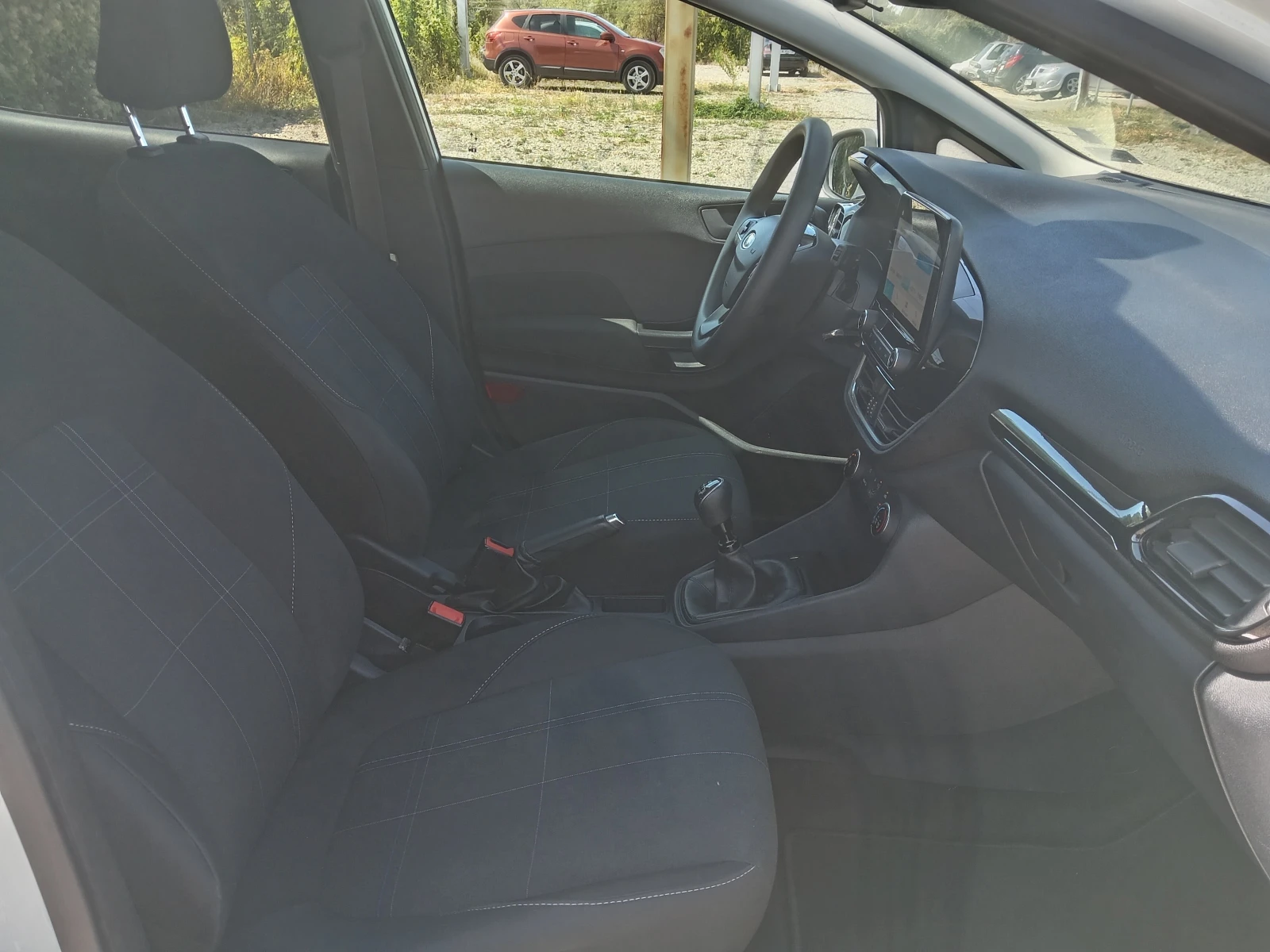 Ford Fiesta 1.5D - изображение 8