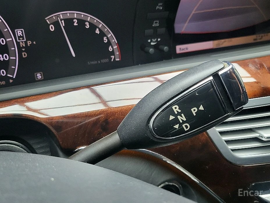 Mercedes-Benz S 600  - изображение 8