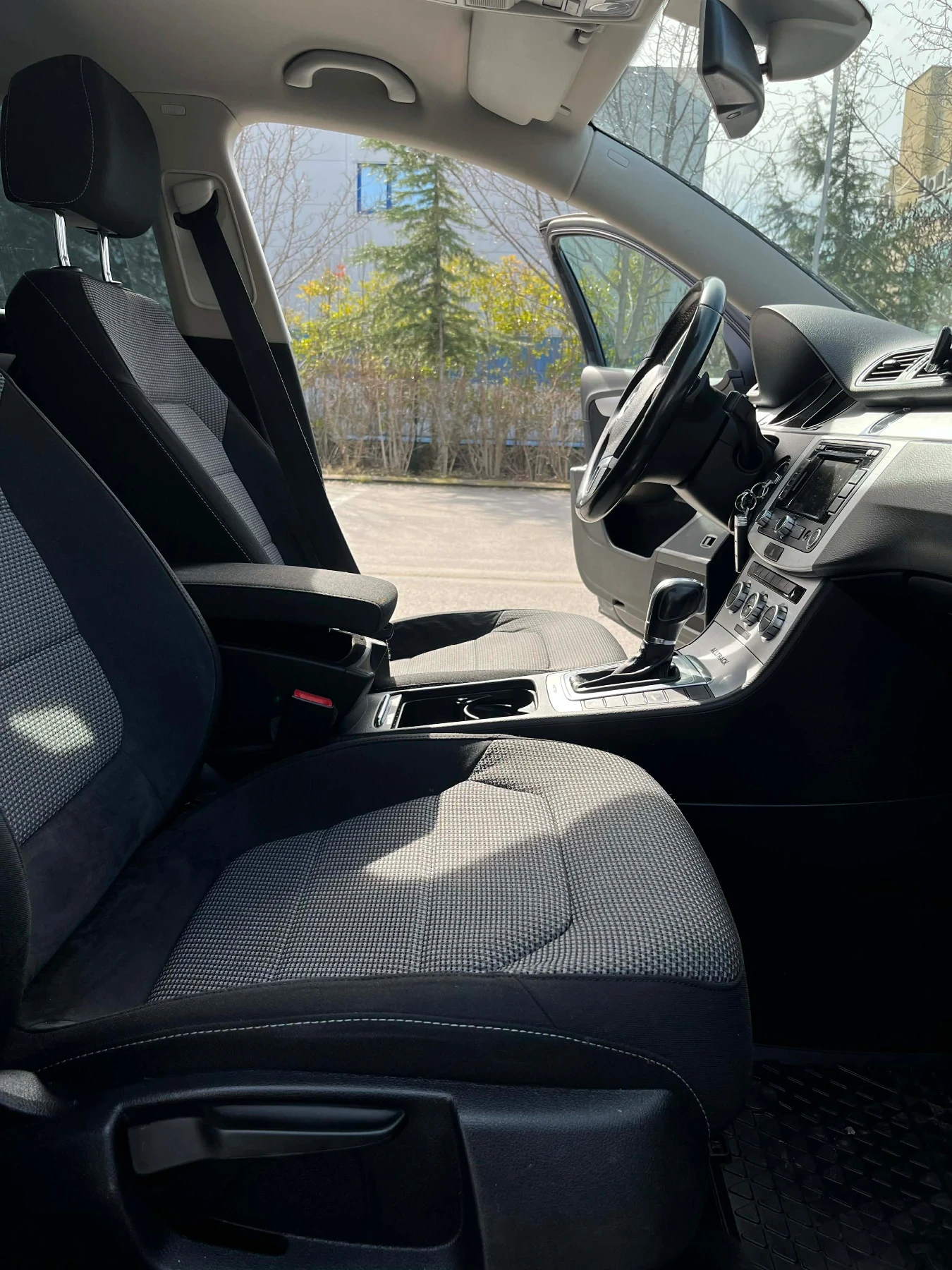 VW Alltrack 2.0 TDI DSG, снимка 13 - Автомобили и джипове - 53727561