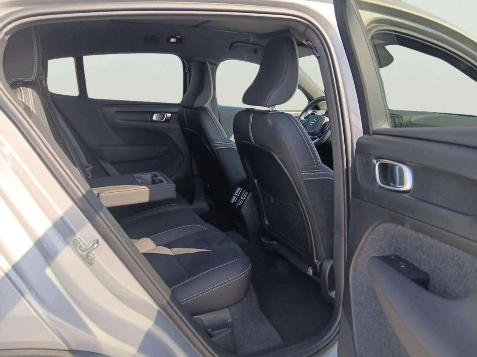 Volvo C40 E80 Recharge Twin 408hp AT1 AWD, снимка 9 - Автомобили и джипове - 53866642