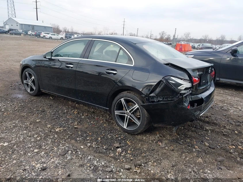 Mercedes-Benz A 220 2.0L I-4 DI, DOHC, VVT, TURBO, 188HP All Wheel | Mobile.bg � ����������� 3