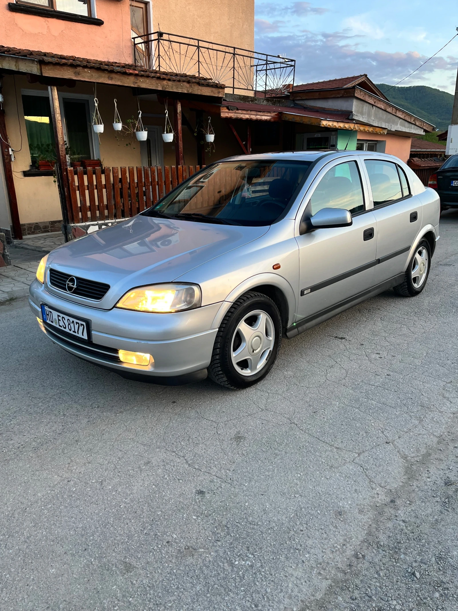 Opel Astra 1.6 16 V, снимка 8 - Автомобили и джипове - 54347530