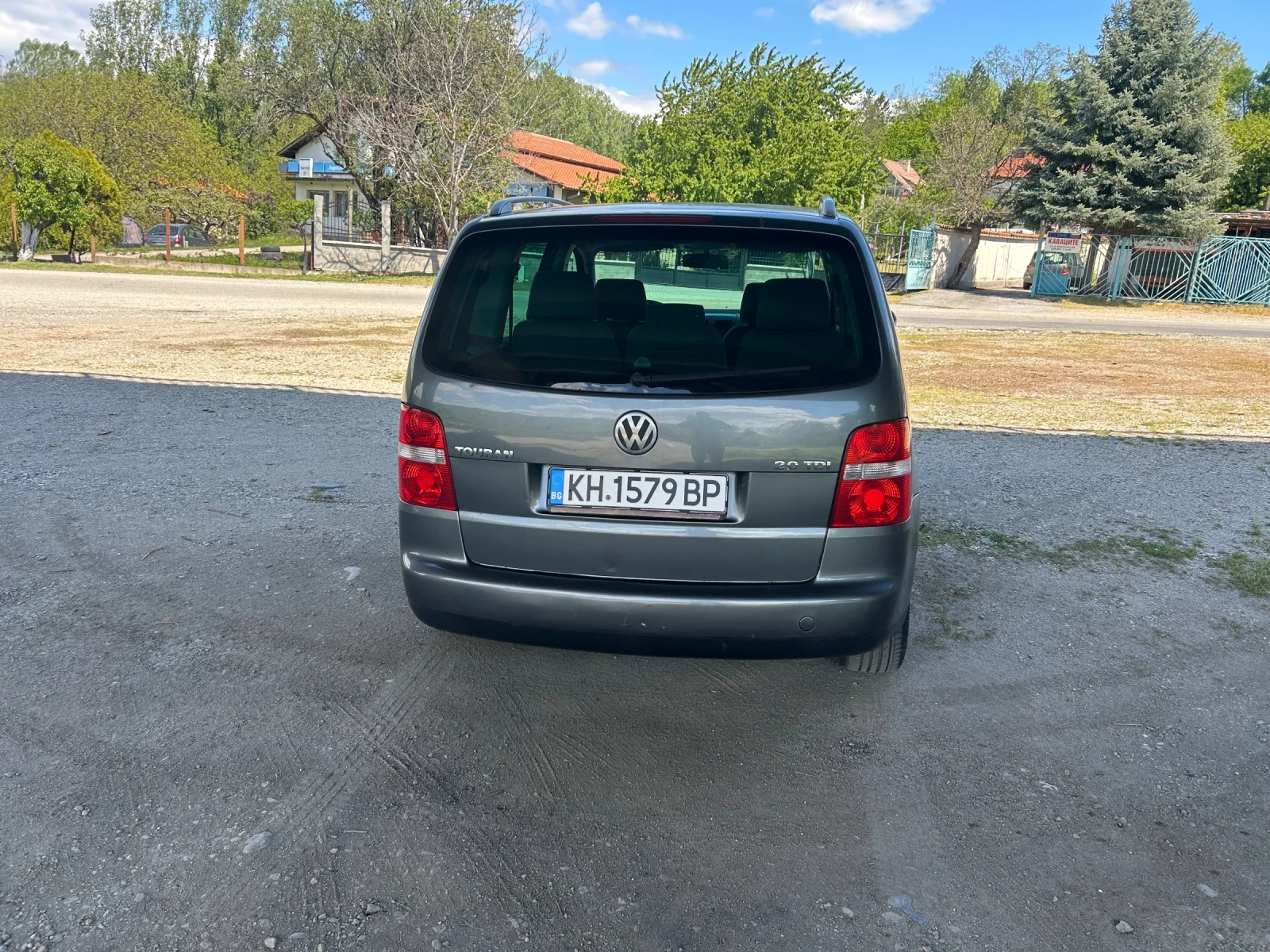 VW Touran 2.0 TDI, снимка 6 - Автомобили и джипове - 54402659