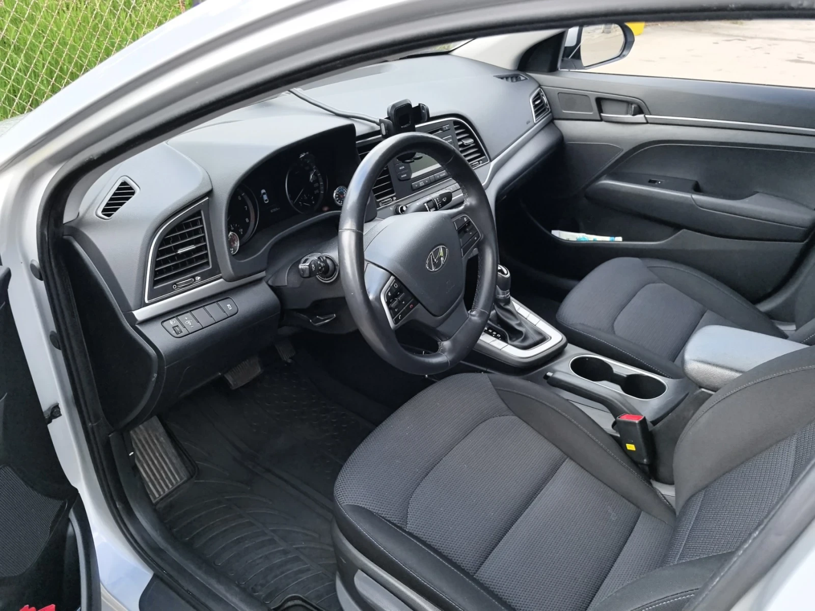 Hyundai Elantra, снимка 9 - Автомобили и джипове - 54886057