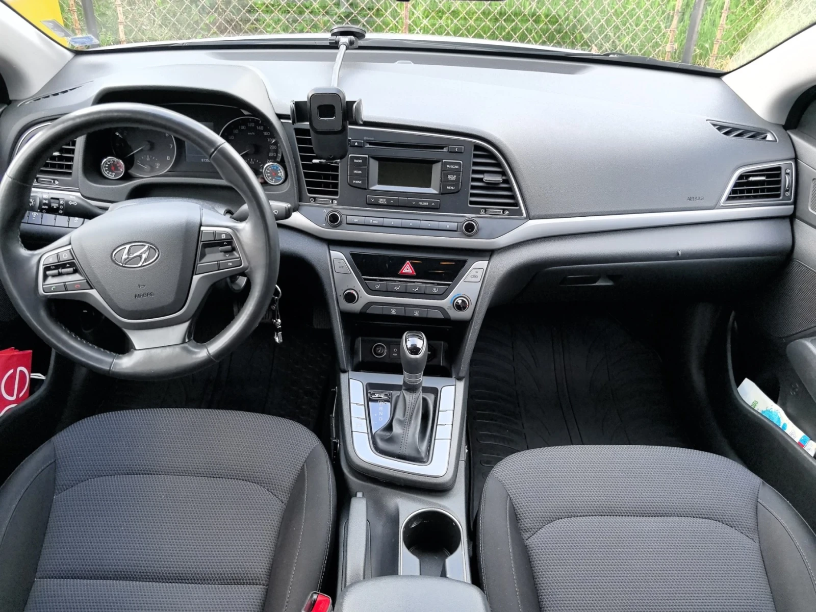 Hyundai Elantra, снимка 8 - Автомобили и джипове - 54886057