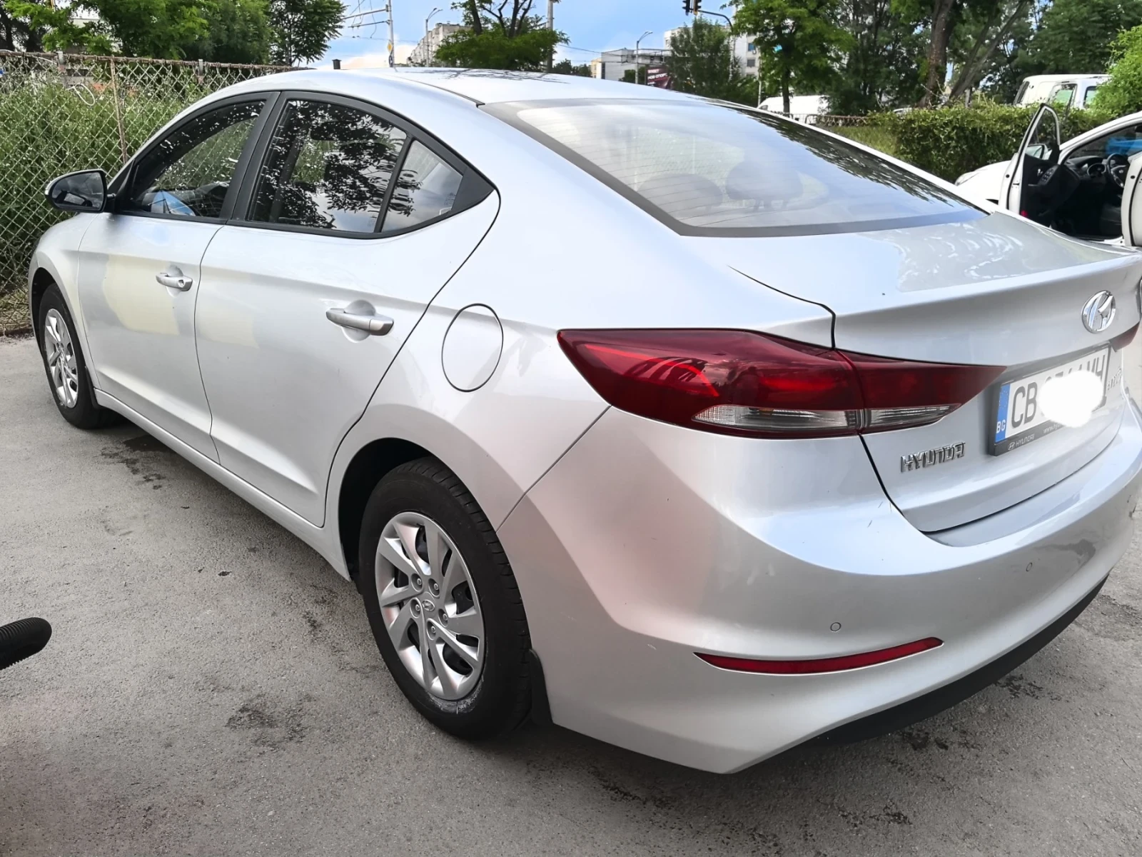 Hyundai Elantra, снимка 3 - Автомобили и джипове - 54886057