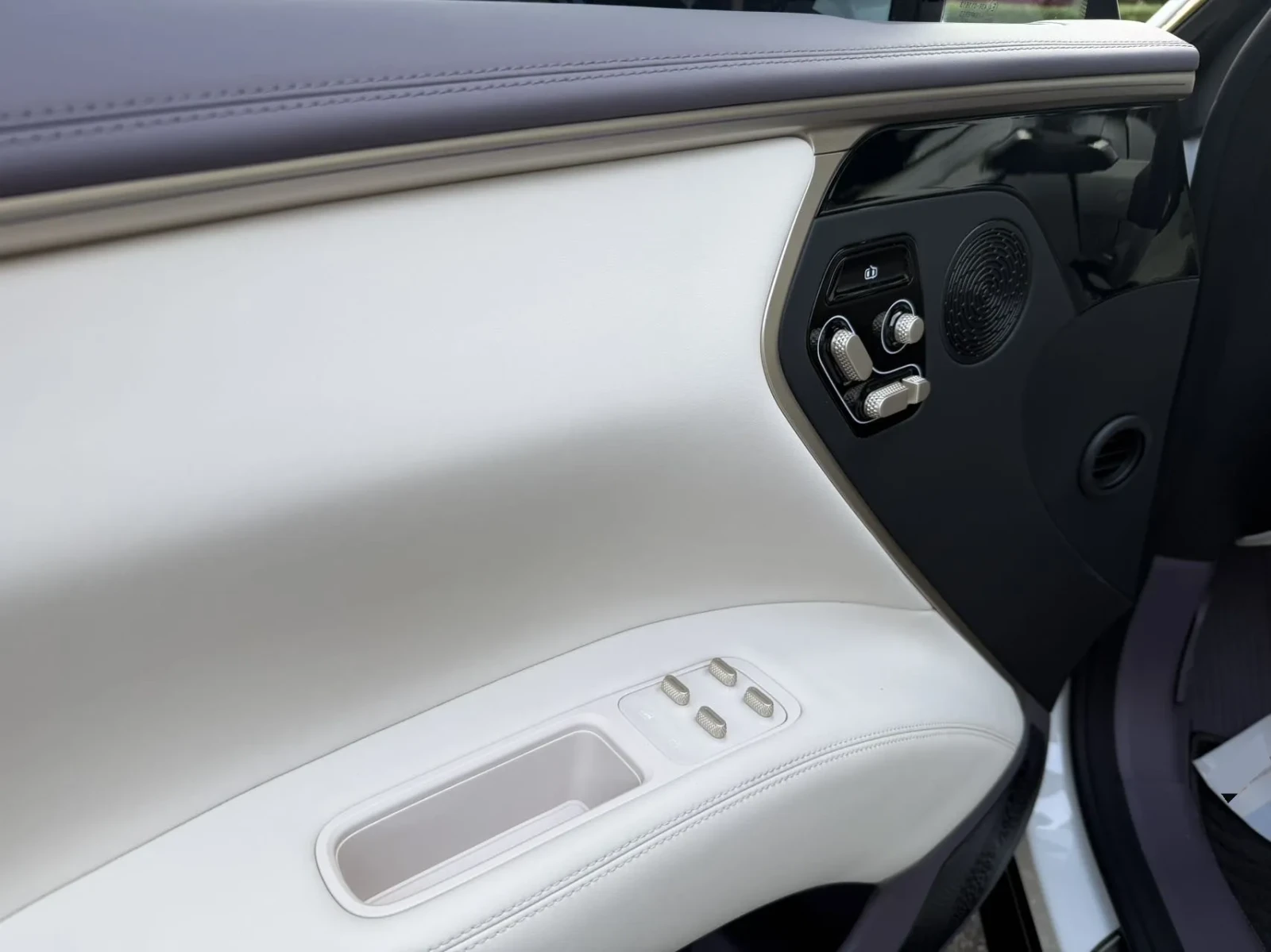 Avatr 11 1.5 L4 REEV 39.05KWH, снимка 7 - Автомобили и джипове - 55074093