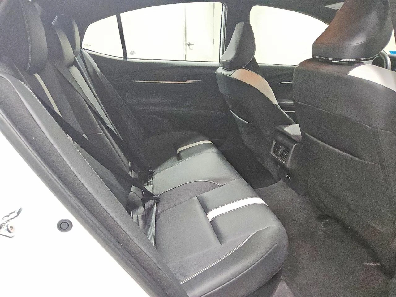 Toyota Camry SE 2WD Hybryd, снимка 10 - Автомобили и джипове - 55334924