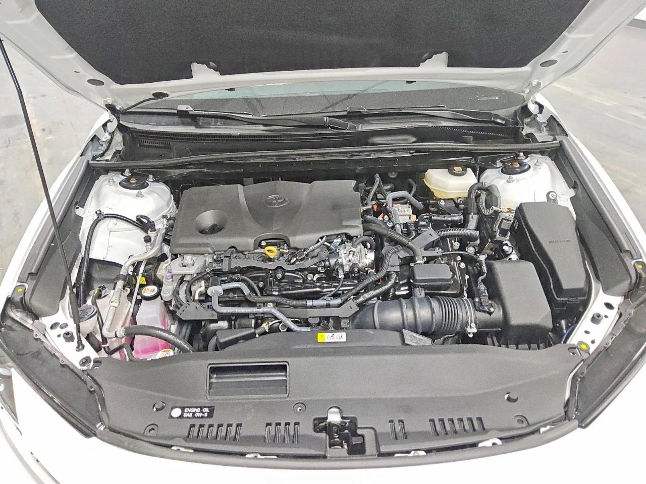 Toyota Camry SE 2WD Hybryd, снимка 11 - Автомобили и джипове - 55334924