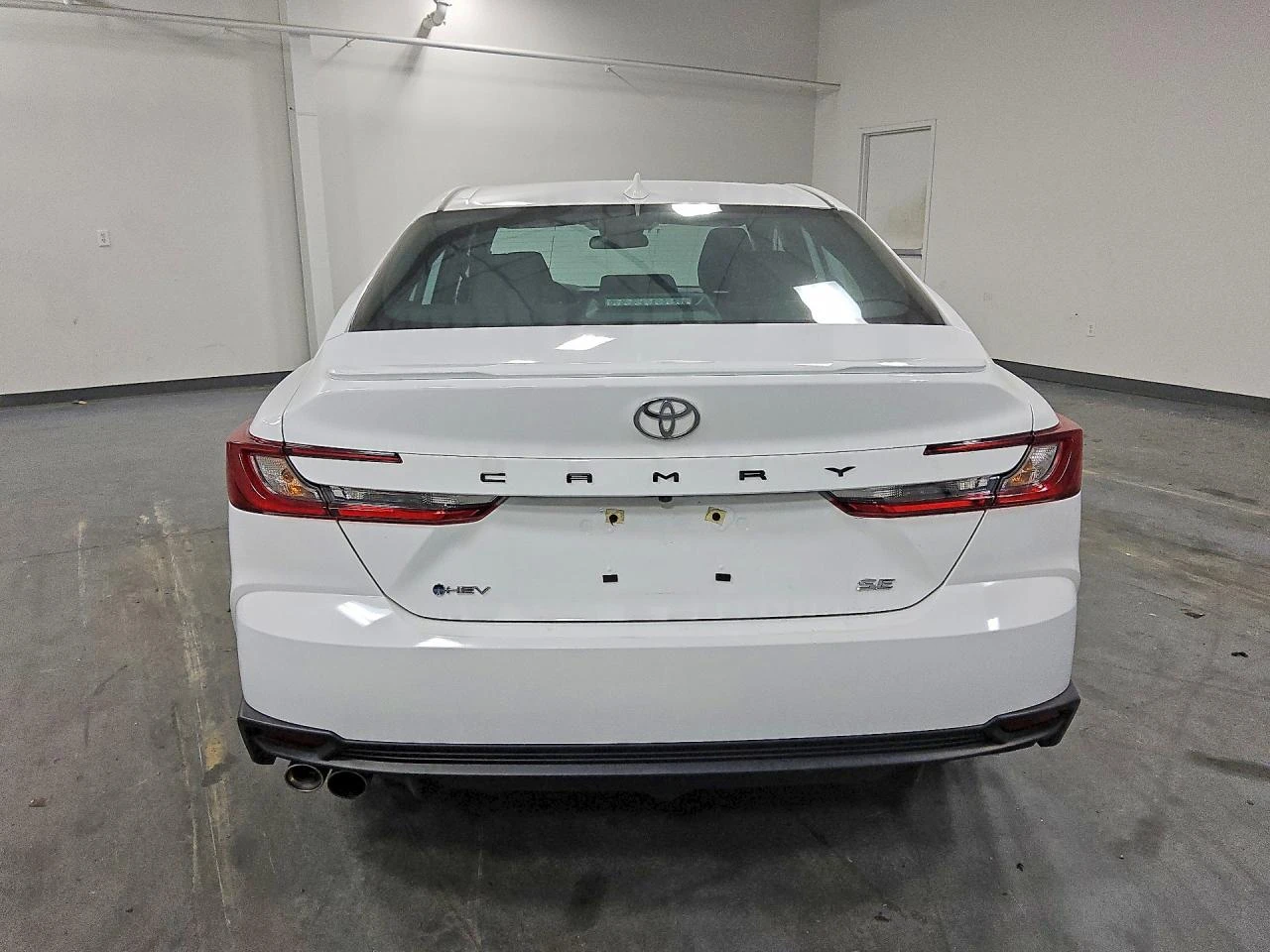 Toyota Camry SE 2WD Hybryd, снимка 6 - Автомобили и джипове - 55334924