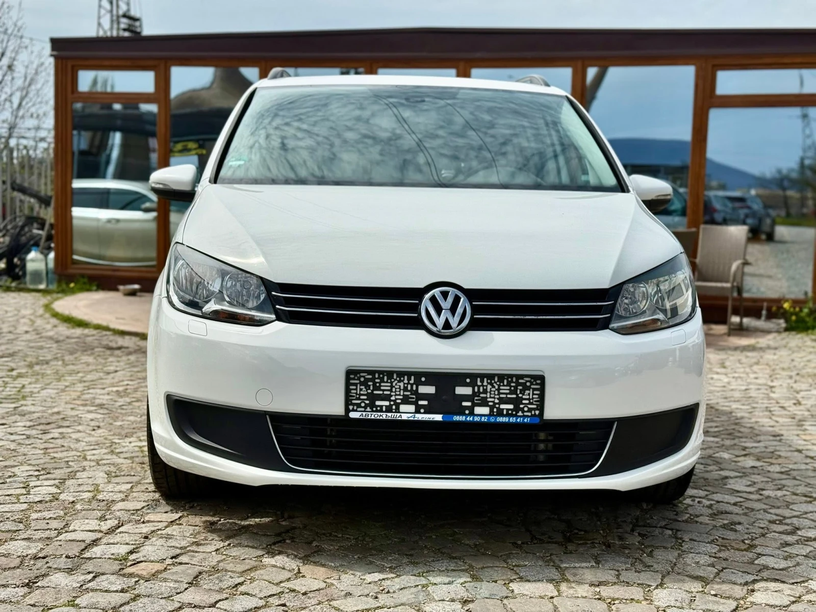 VW Touran 2.0 6-скорости, снимка 8 - Автомобили и джипове - 55377753